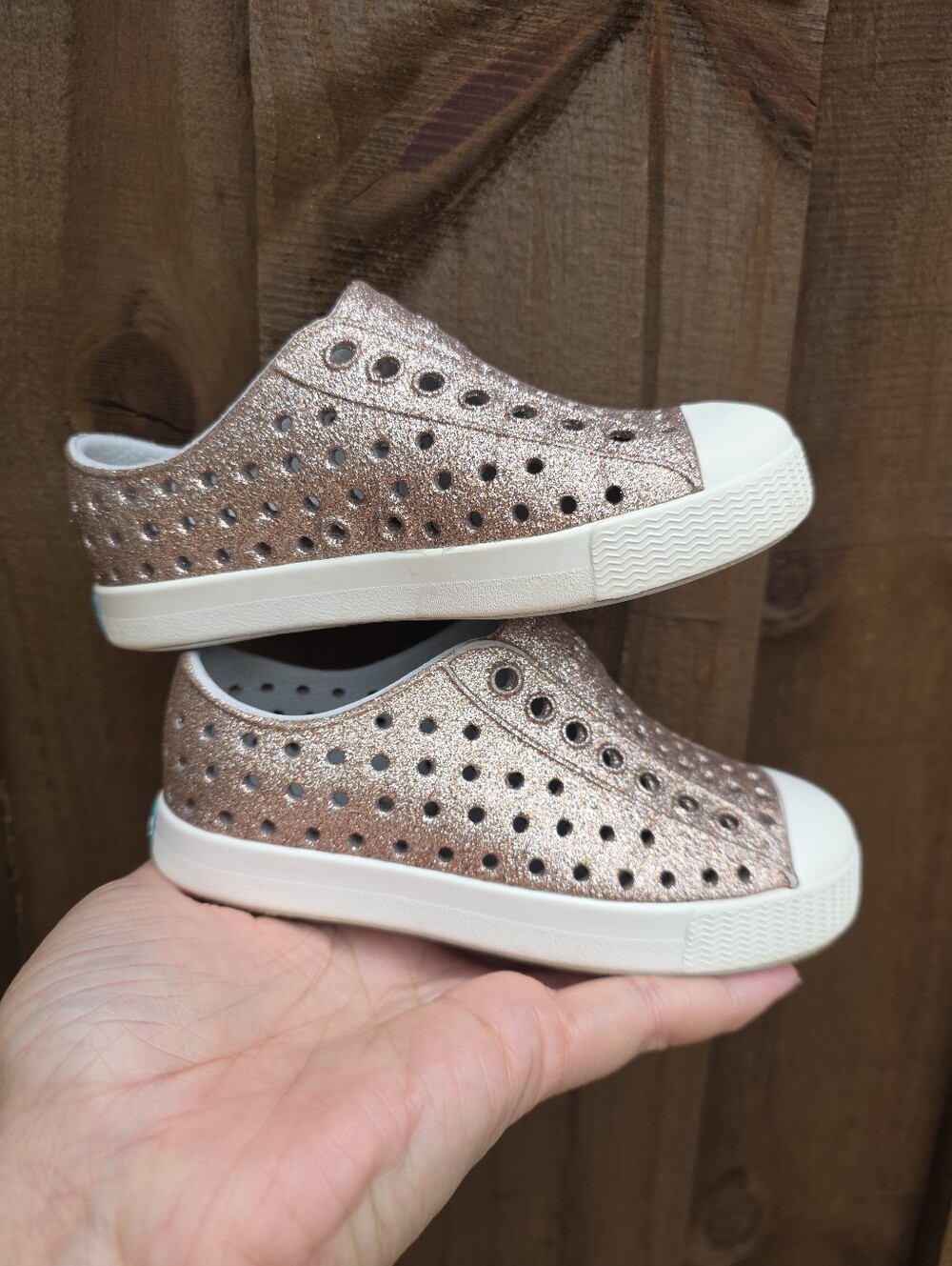 Native Jefferson Rose Gold Glitter Slip-On Shoes c8